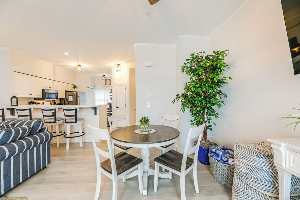 Dining Area | 1st Floor | Dishware & Flatware Provided