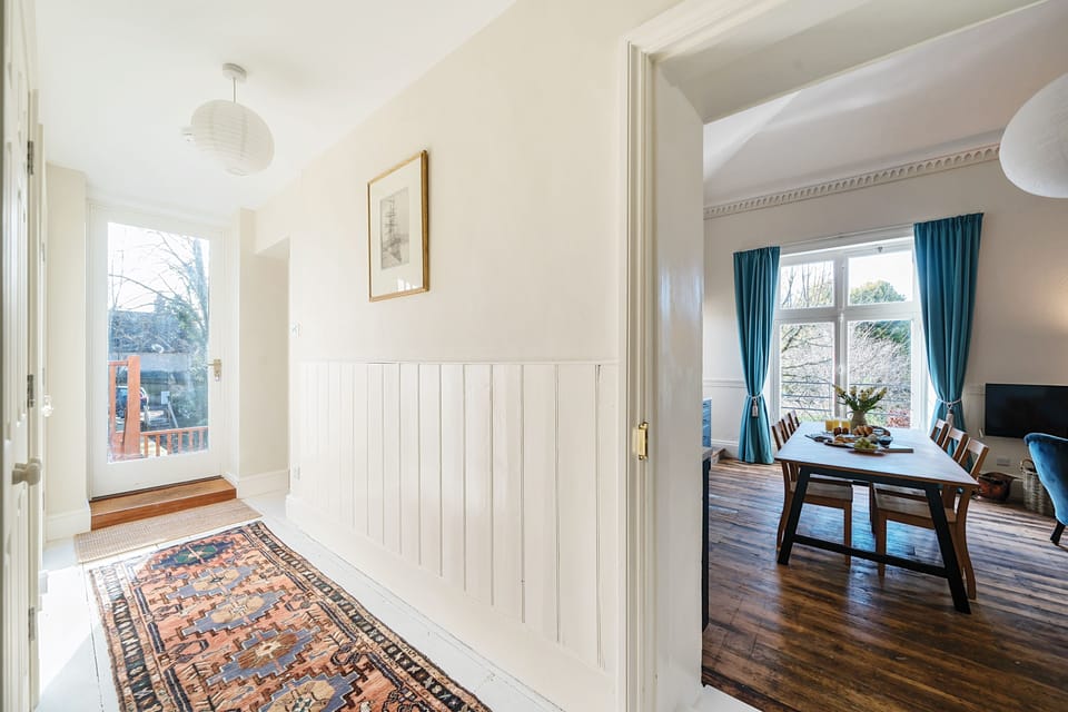 Artist's Studio, Piddlehinton: Beautiful views across the countryside