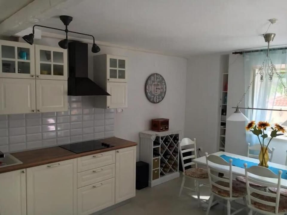 Classic House, 2 Bedrooms, Sea View | Private kitchen | Full-size fridge, microwave, oven, stovetop