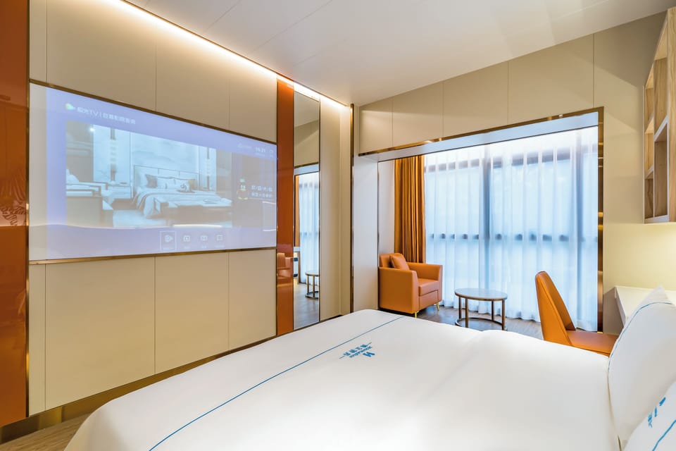 Comfort Single Room | Premium bedding, down comforters, memory foam beds, minibar (free items)
