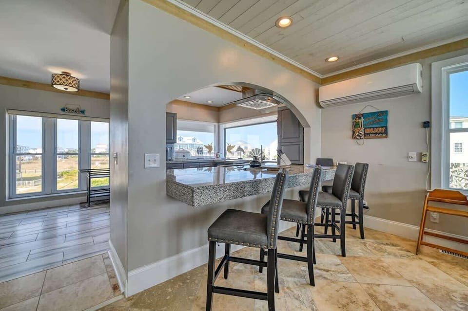 Level 3 Oceanfront Great Room