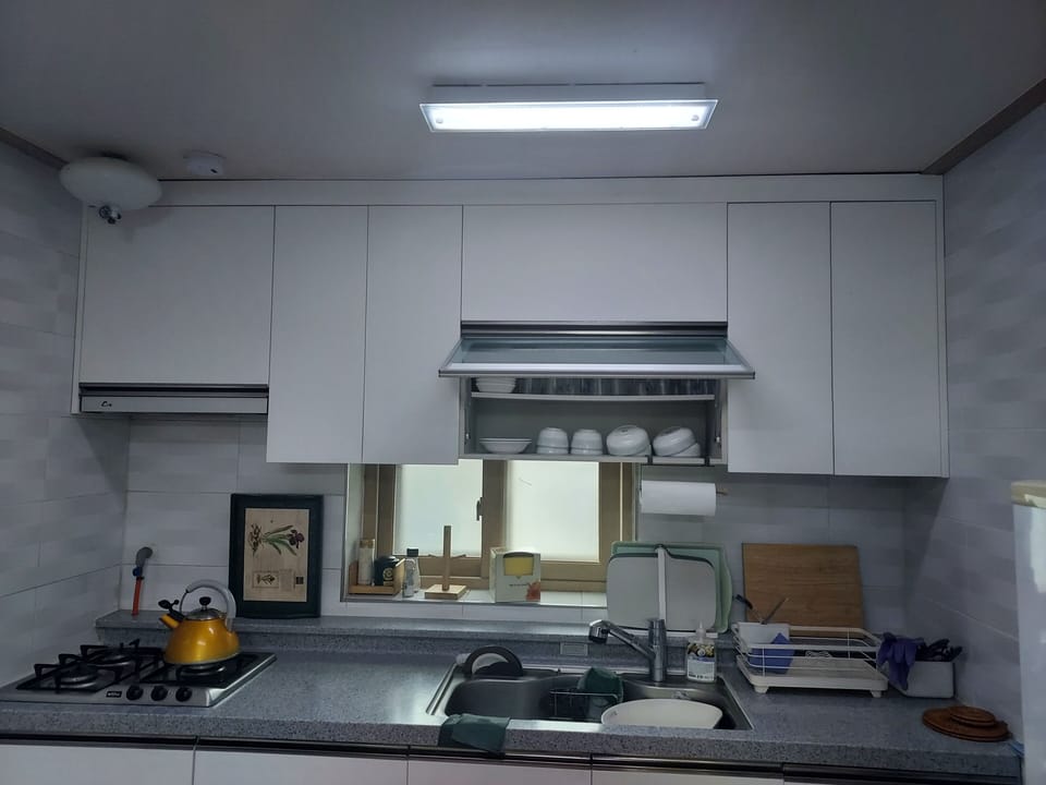 Family Chalet, Lake View | Private kitchen