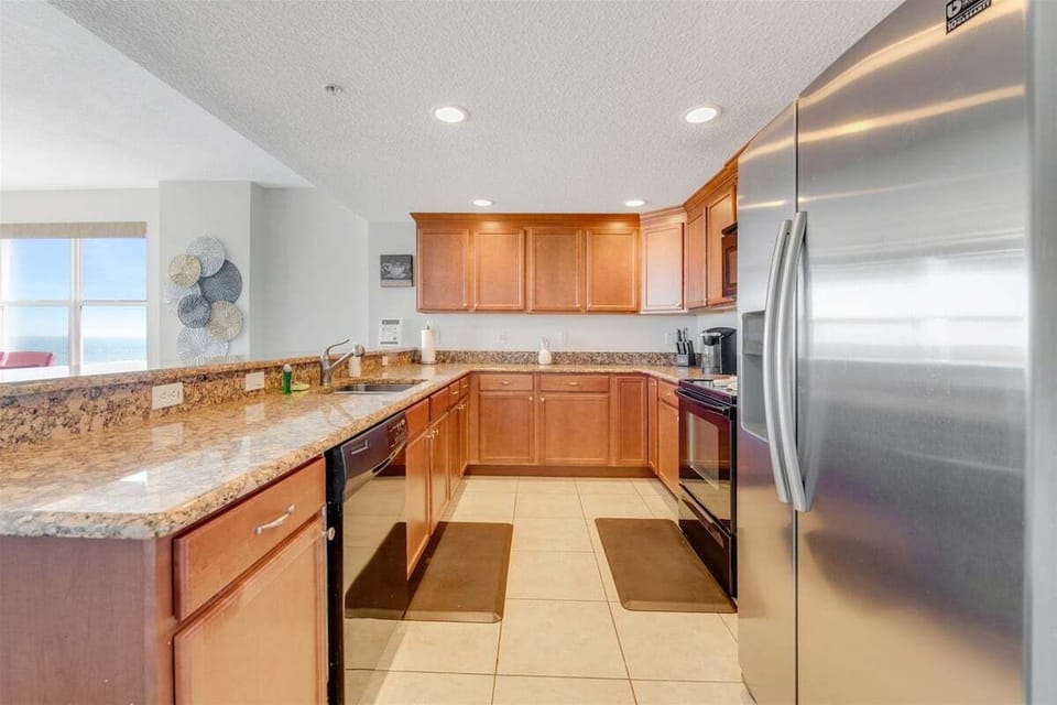 Full kitchen
