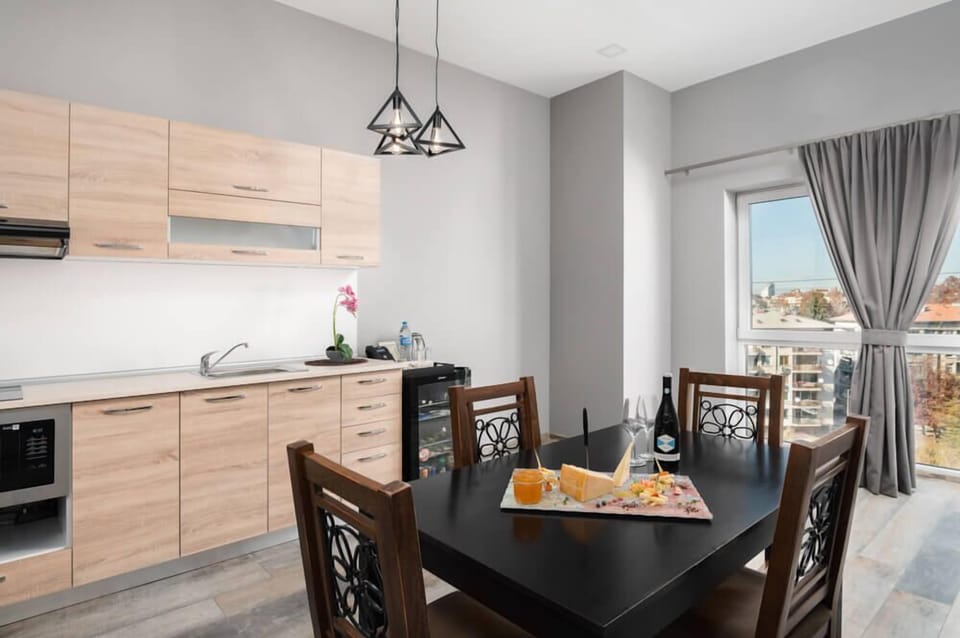 Studio, City View | Free WiFi, bed sheets