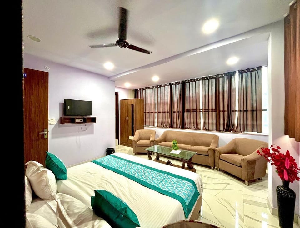 Deluxe Double Room | Desk, laptop workspace, free WiFi