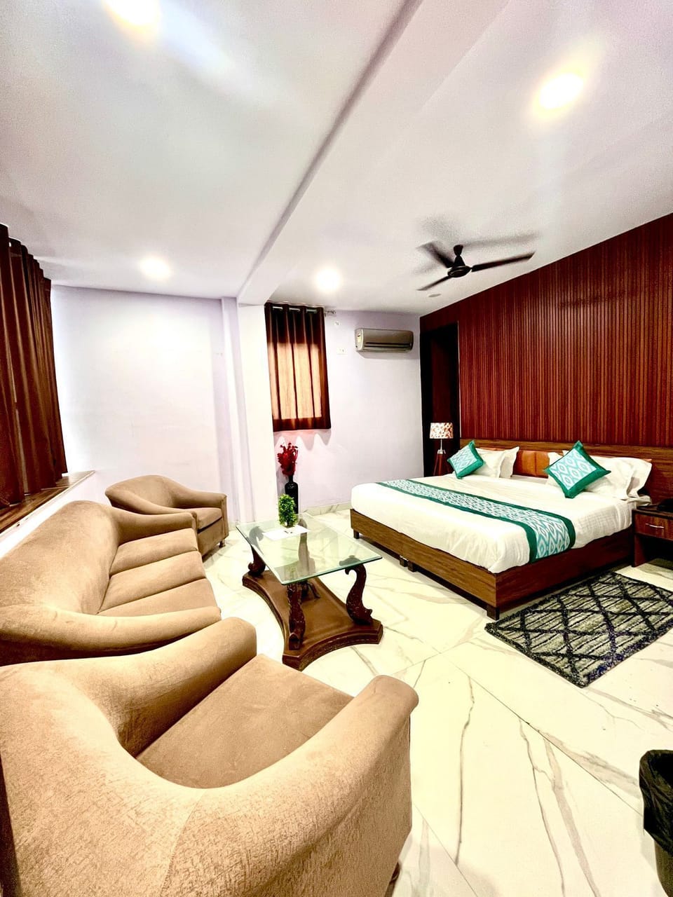 Deluxe Double Room | Desk, laptop workspace, free WiFi