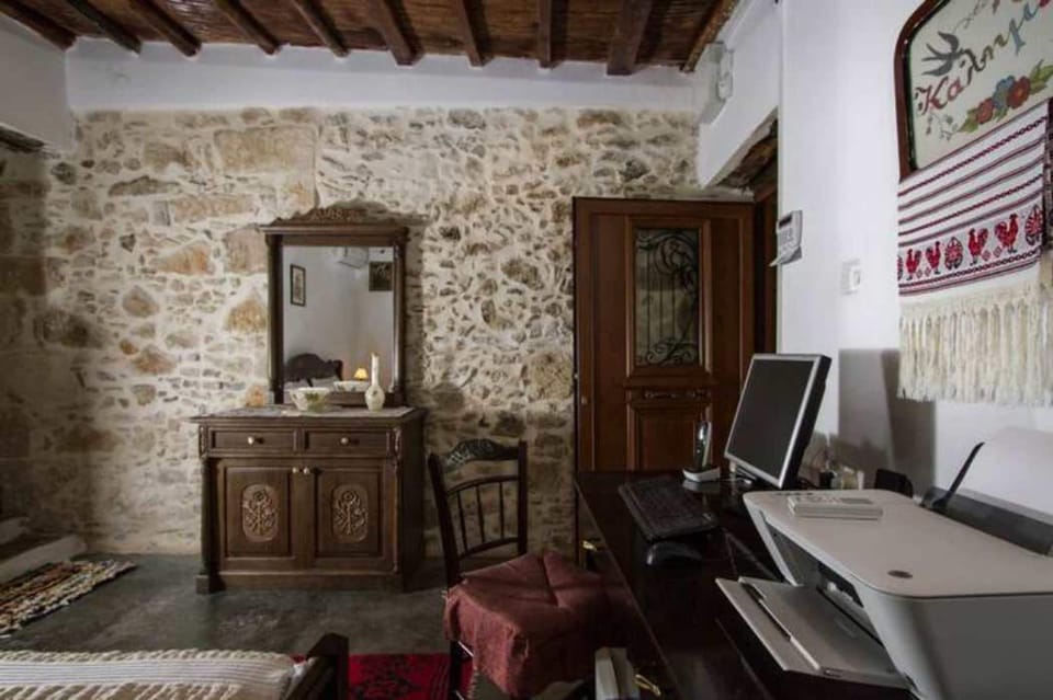 House | 3 bedrooms, desk, Internet