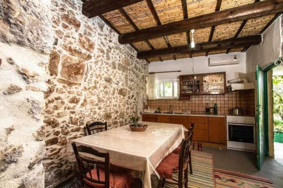 House | 3 bedrooms, desk, Internet