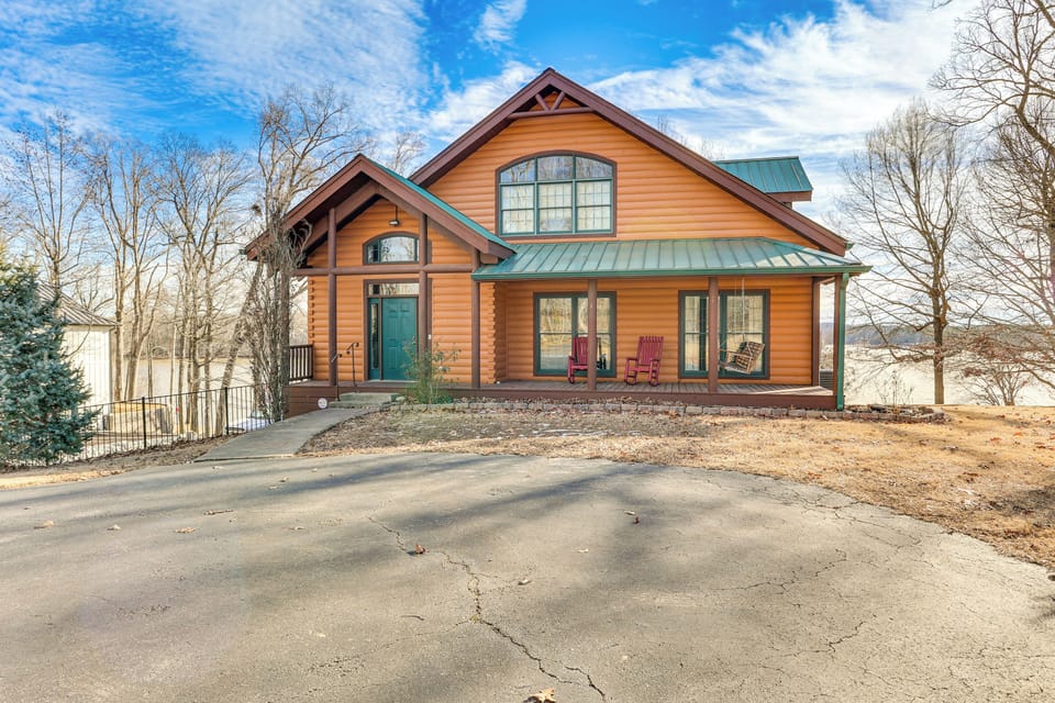 House (4 Bedrooms) | Front of property