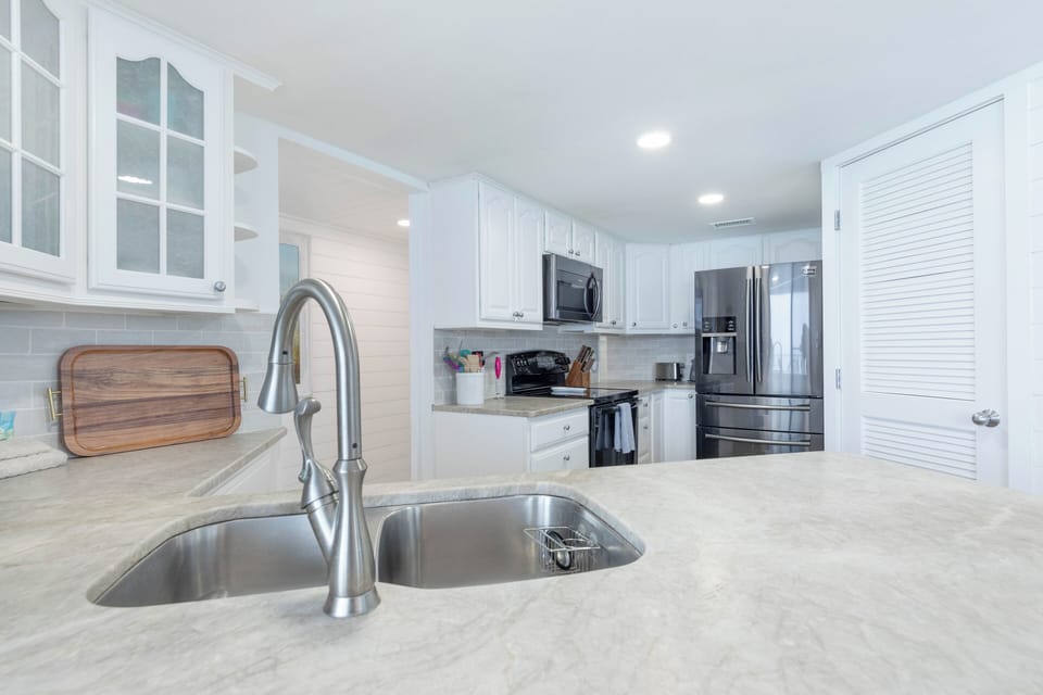 Full kitchen