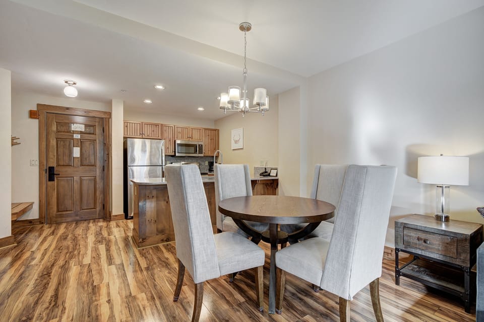 Condo, 1 Bedroom | Dining