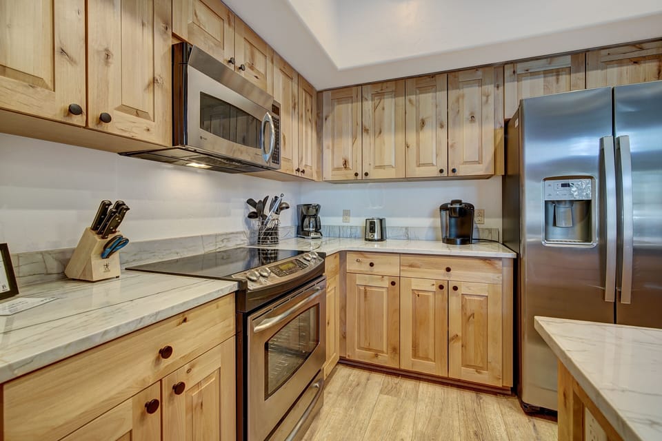 Condo, 2 Bedrooms | Private kitchen | Coffee/tea maker, fridge, oven, toaster