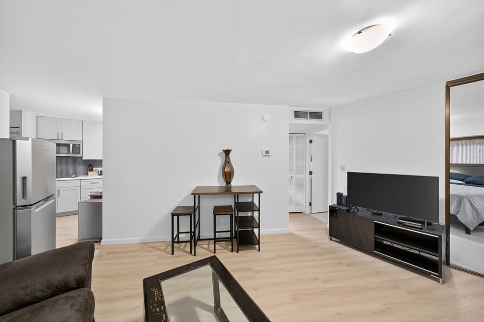 Condo, 1 Bedroom | Living area | Smart TV, streaming services