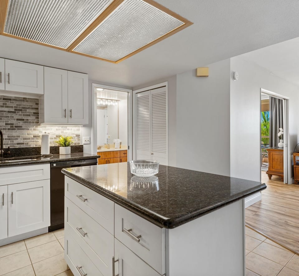 Condo, 3 Bedrooms | Private kitchen | Fridge, oven, stovetop, coffee/tea maker
