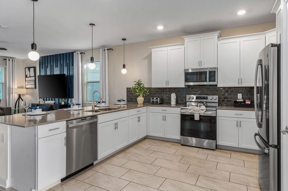 Full Modern Kitchen