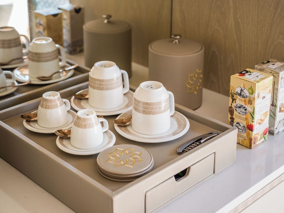 Hypo-allergenic bedding, minibar, desk, laptop workspace