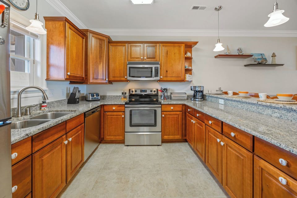 Surf or Sound Realty - 1221 - Captain's Retreat - Kitchen -2