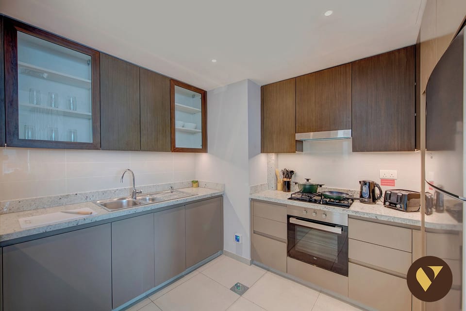 Luxury Apartment, Canal View | Private kitchen | Microwave, oven, stovetop, coffee/tea maker
