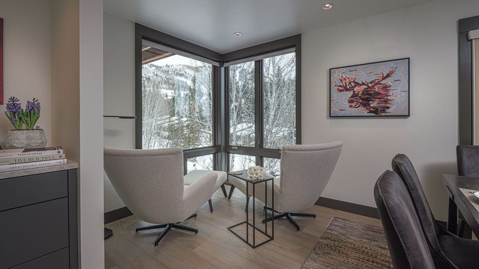 Dining Area, Main Level - Sitting window