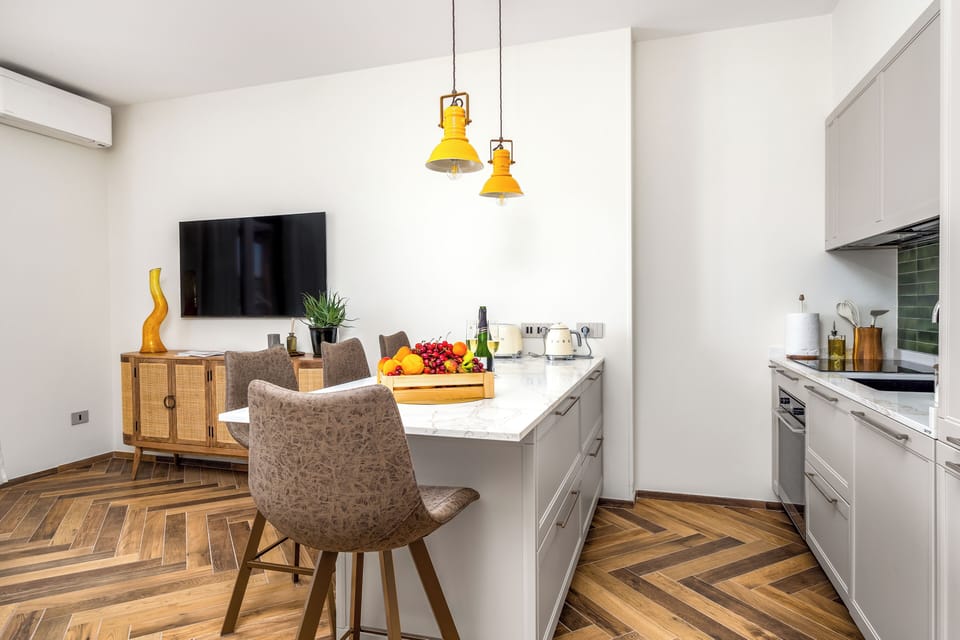 Luxury Apartment, Bay View | Dining room