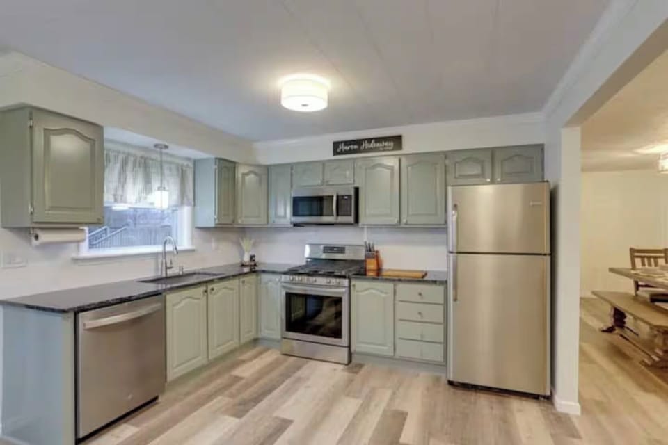 Fully Stocked Kitchen with dishwasher