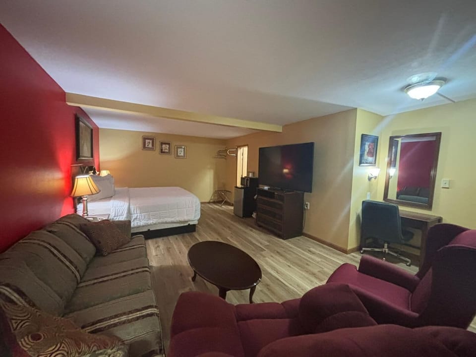 Desk, laptop workspace, iron/ironing board, free WiFi