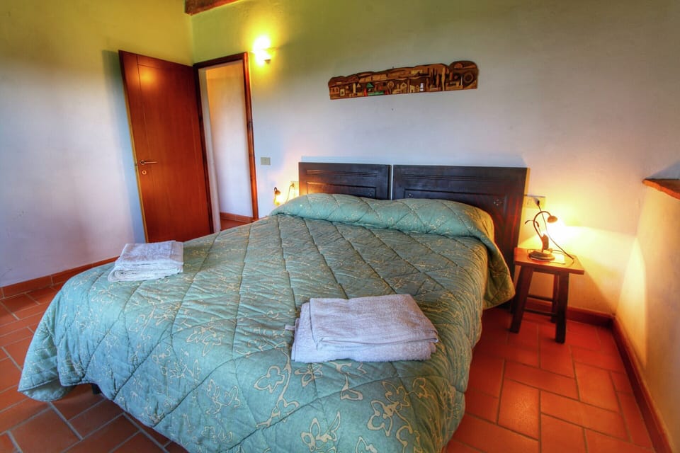 House | 2 bedrooms, individually furnished, bed sheets