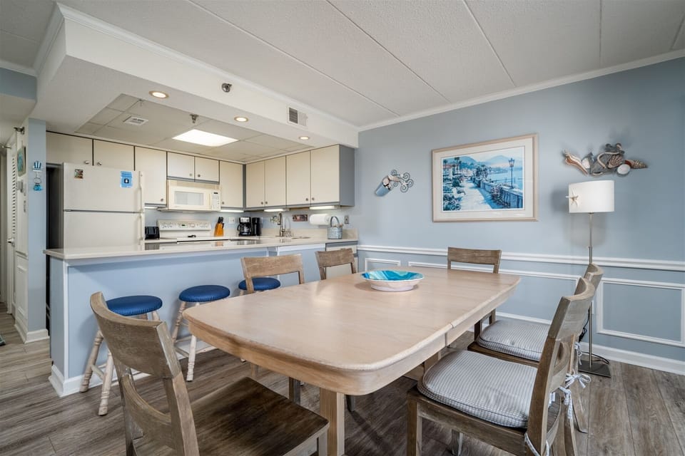 Open Dining Area
