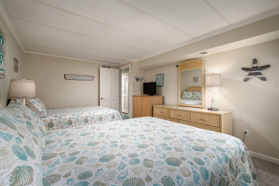 Baedroom 2 with TV