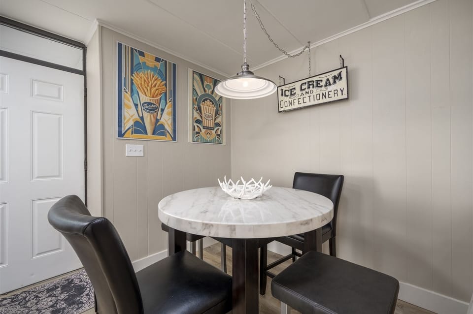 Breakfast Nook