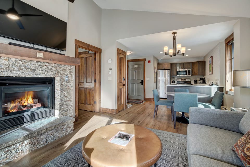 Furniture, Indoors, Living Room, Fireplace, Couch