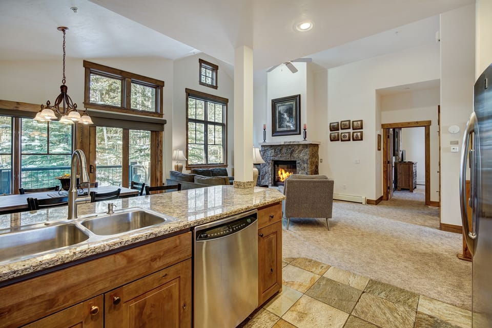 Floor, Flooring, Indoors, Furniture, Living Room