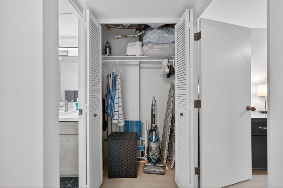 Lamp, Indoors, Furniture, Chair, Room