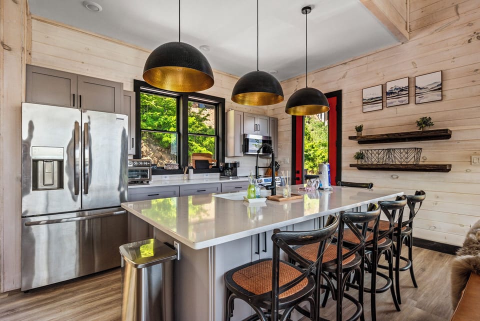 Full kitchen with high end appliances and plenty of space for the whole group!