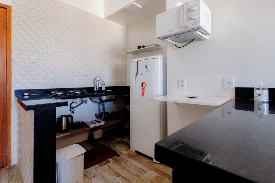 Basic Apartment | Private kitchen | Microwave, electric kettle, cookware/dishes/utensils