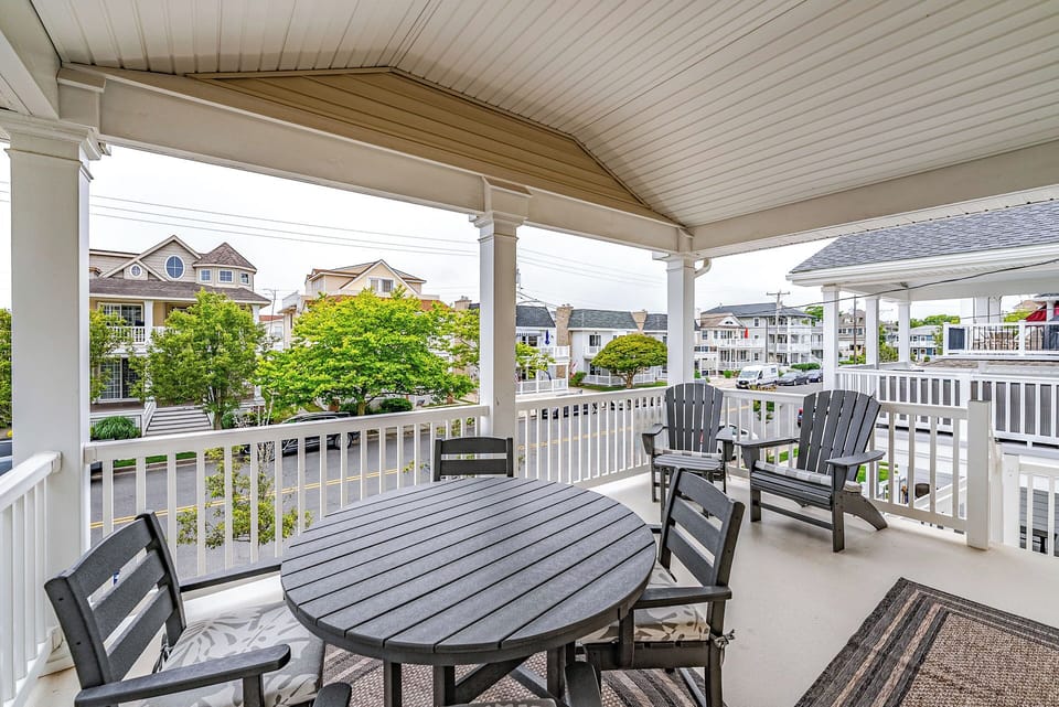 Balcony with outdoor seating
