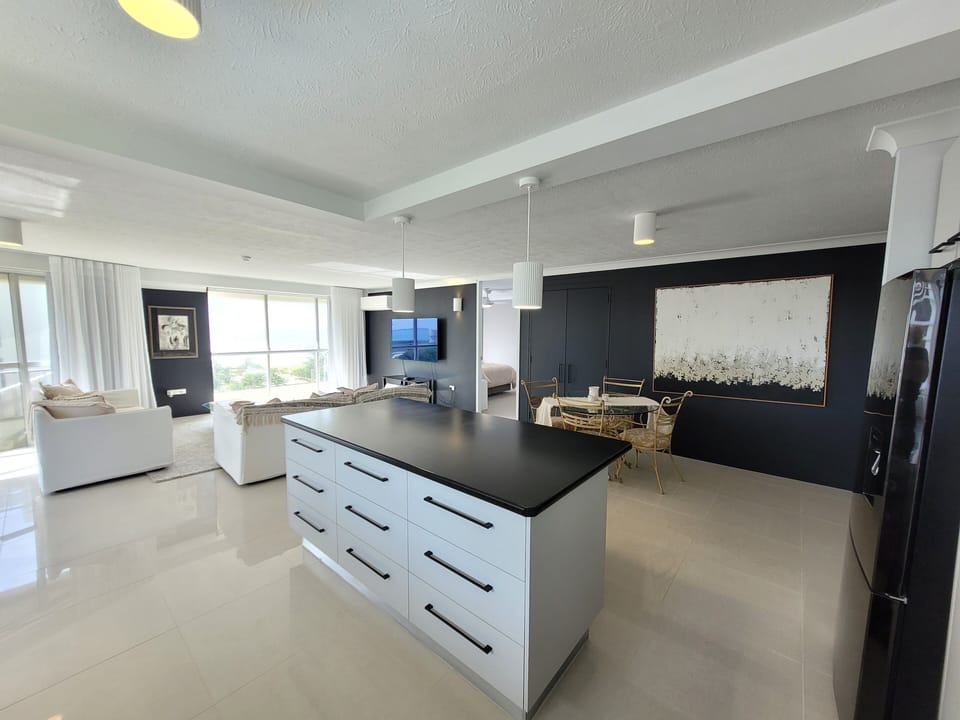 U15 KITCHEN DINING
