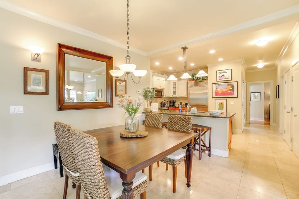 Dining Area | Dishware & Flatware Provided