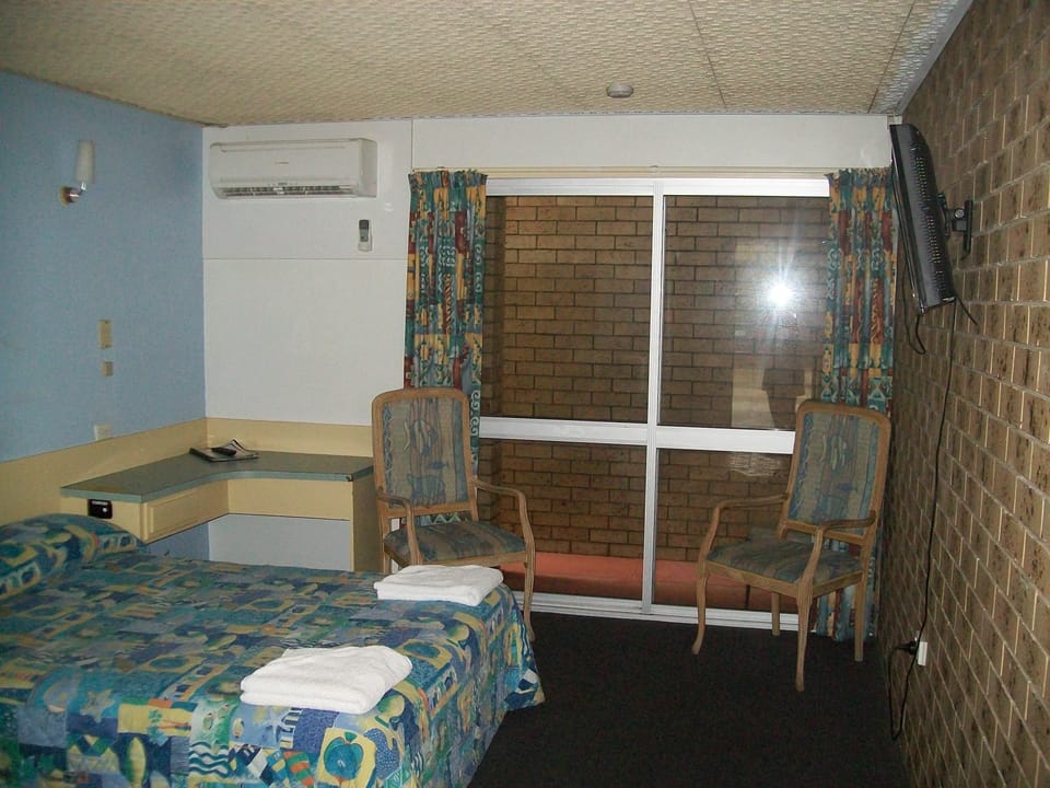 Standard Studio Suite, 1 Double Bed | Free WiFi, bed sheets