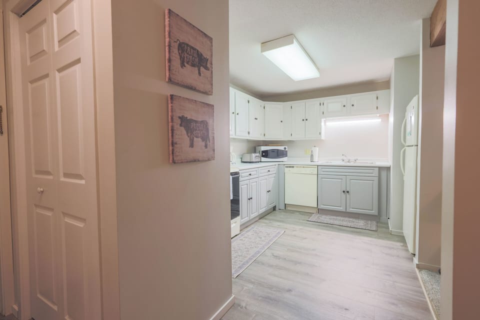 Entry to kitchen