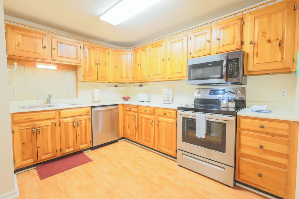 Equipped with full-size appliances, dishware, flatware, glassware, cookware and cooking utensils