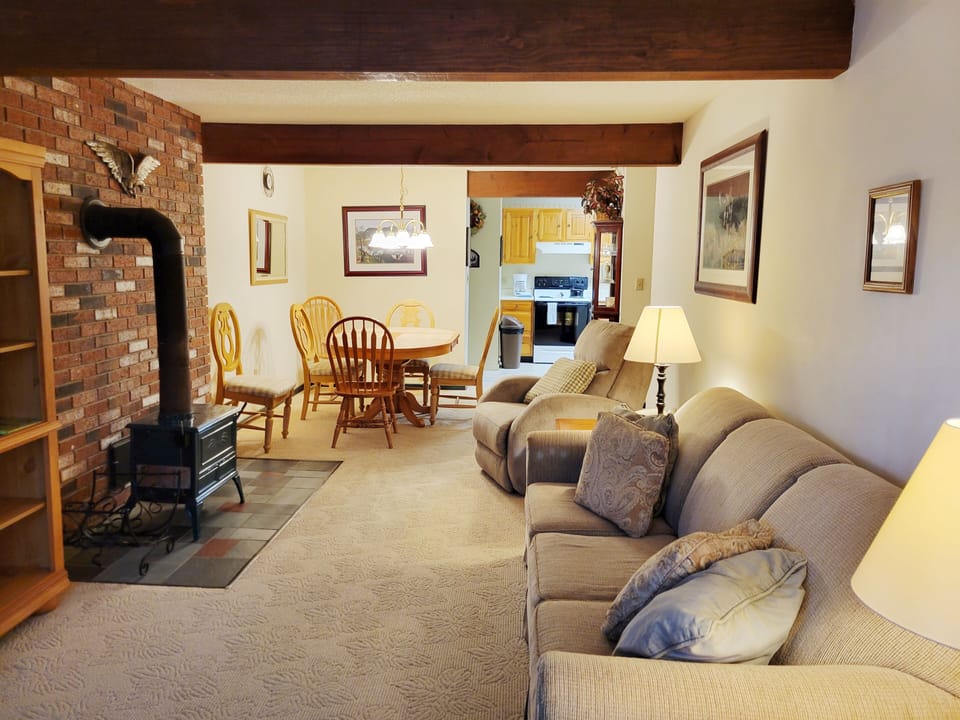 Living area to kitchen
