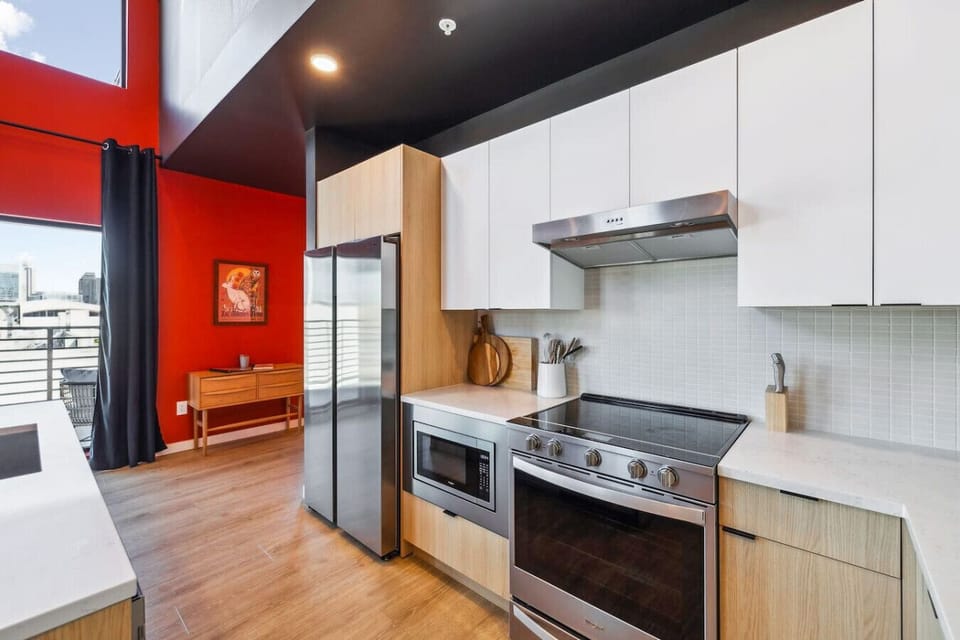 Fully equipped kitchen with 4 person seating, Keurig coffee maker with coffee provided, and everything you`d need to make a home cooked meal