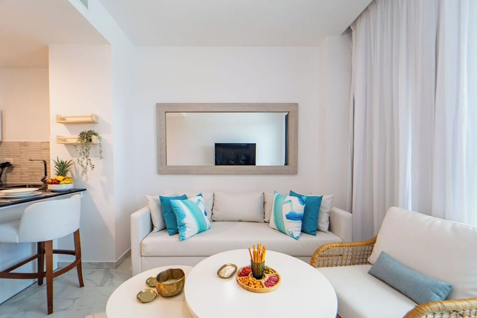 Single Loft Best Pool Views! Cana Rock Star G-205 (1808)