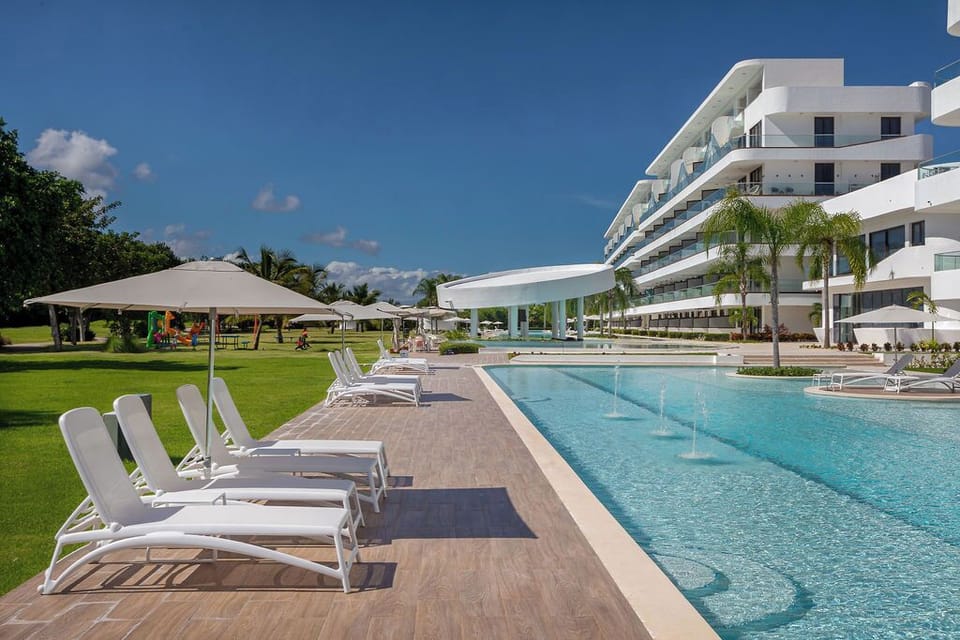 Single Loft Best Pool Views! Cana Rock Star G-205 (1805)