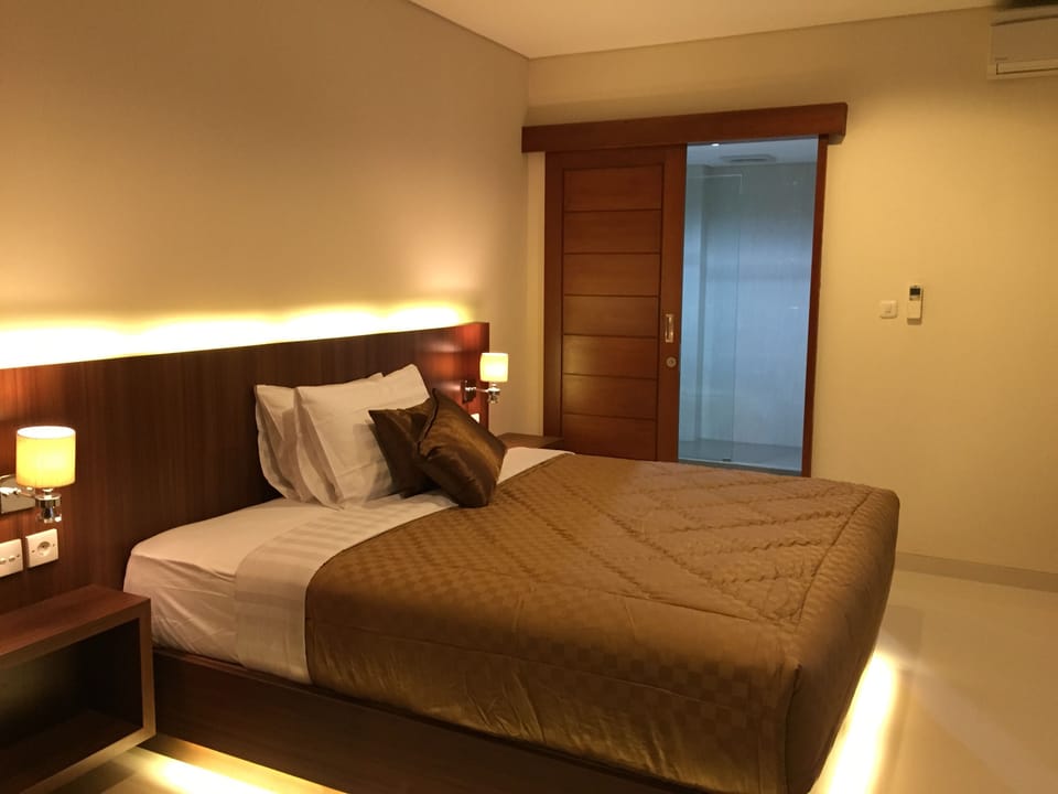 Deluxe Room | Desk, laptop workspace, free WiFi