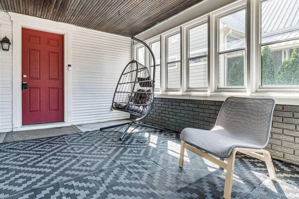 Enclosed Front Porch