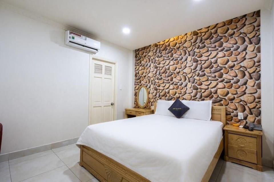 Deluxe Double Room, City View | Soundproofing, iron/ironing board, free WiFi
