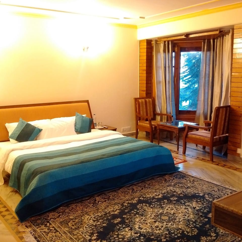 Premium Suite, Valley View, Corner | Premium bedding, desk, rollaway beds, free WiFi