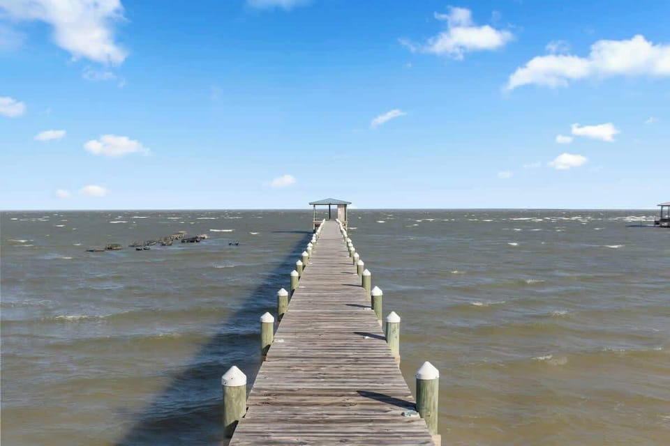 Let your worries drift away ️. This pier is more than a pathway—it’s a gateway to peace, stillness, and ocean inspiration #NatureLovers